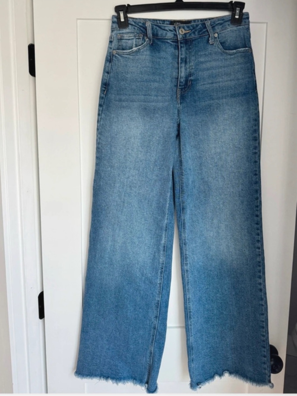 Women's BCBGeneration Blue Wide-Leg
Distressed Jeans with Frayed Hem
